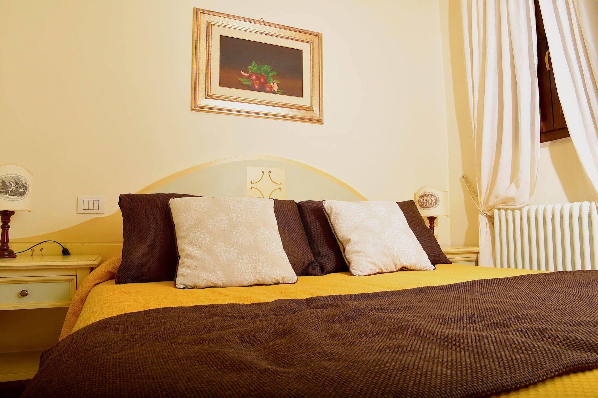 Residenze L'Uncinaia Holiday House Perugia Exterior foto
